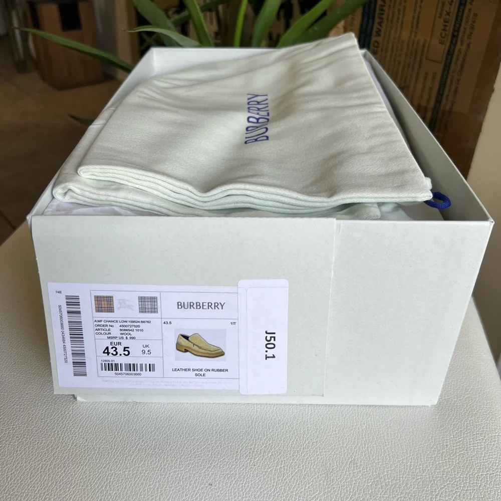 BURBERRY Chance Suede Loafers Size 10.5 (43.5 IT)
